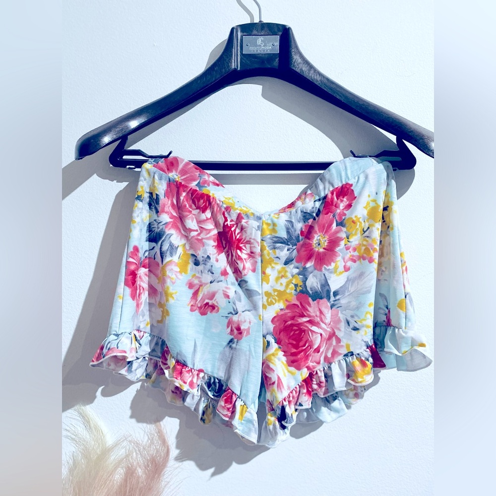 NEW Doo B Doo B Brand-Floral Print Shorts. NWOT